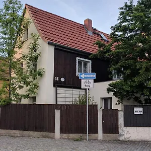 https://ferienwohnung-pohle-priske-radebeul.dresdenhotels.net